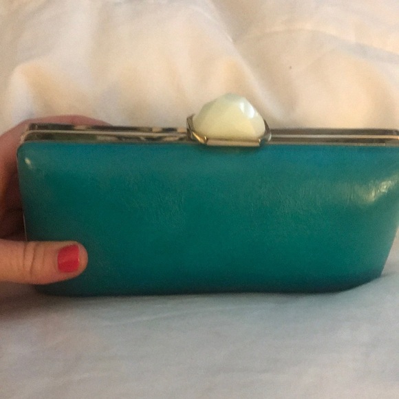 2012 Limited Edition Trina Turk Clutch (BR) - Picture 1 of 8